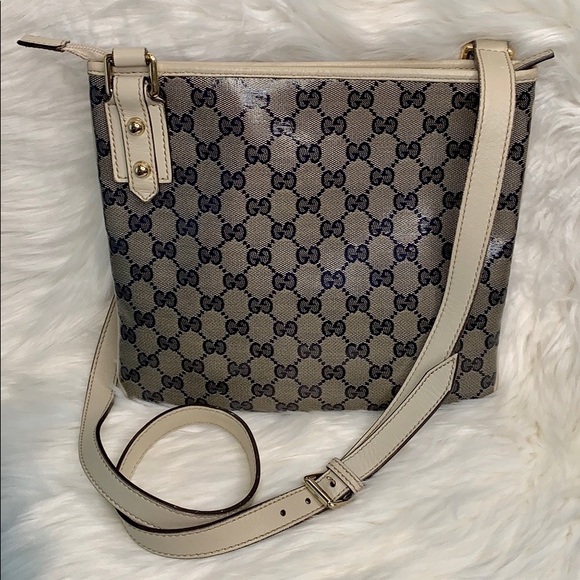 Gucci Handbags - Gucci • Double GG Supreme crossbody bag